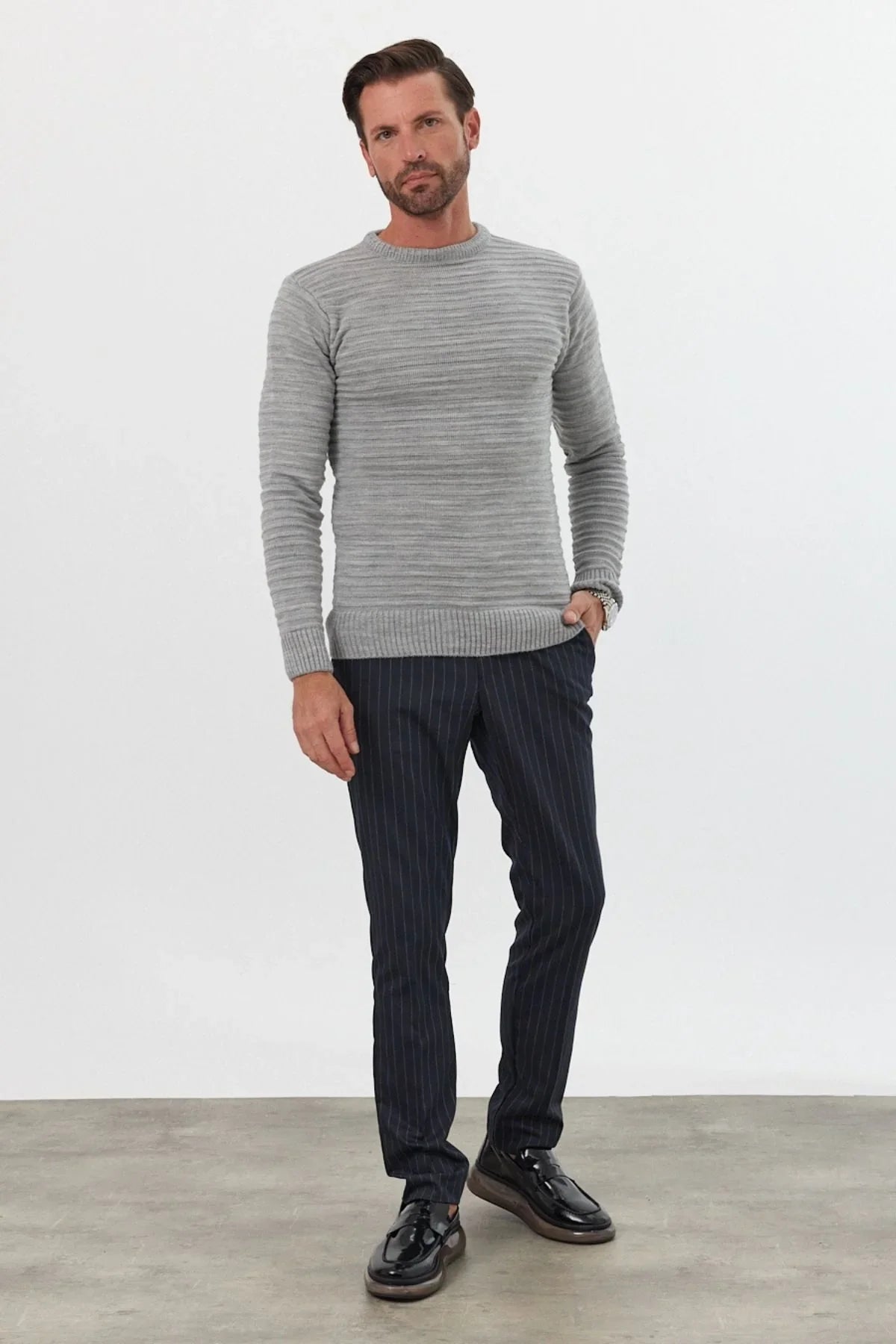 Erkek Bisiklet Yaka Slim Fit Kendinden Çizgili Desenli Triko Kazak - Livio Ferri