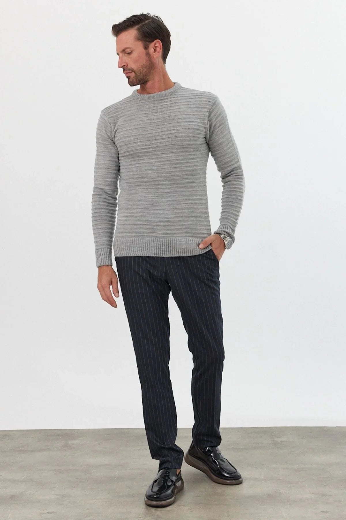 Erkek Bisiklet Yaka Slim Fit Kendinden Çizgili Desenli Triko Kazak - Livio Ferri