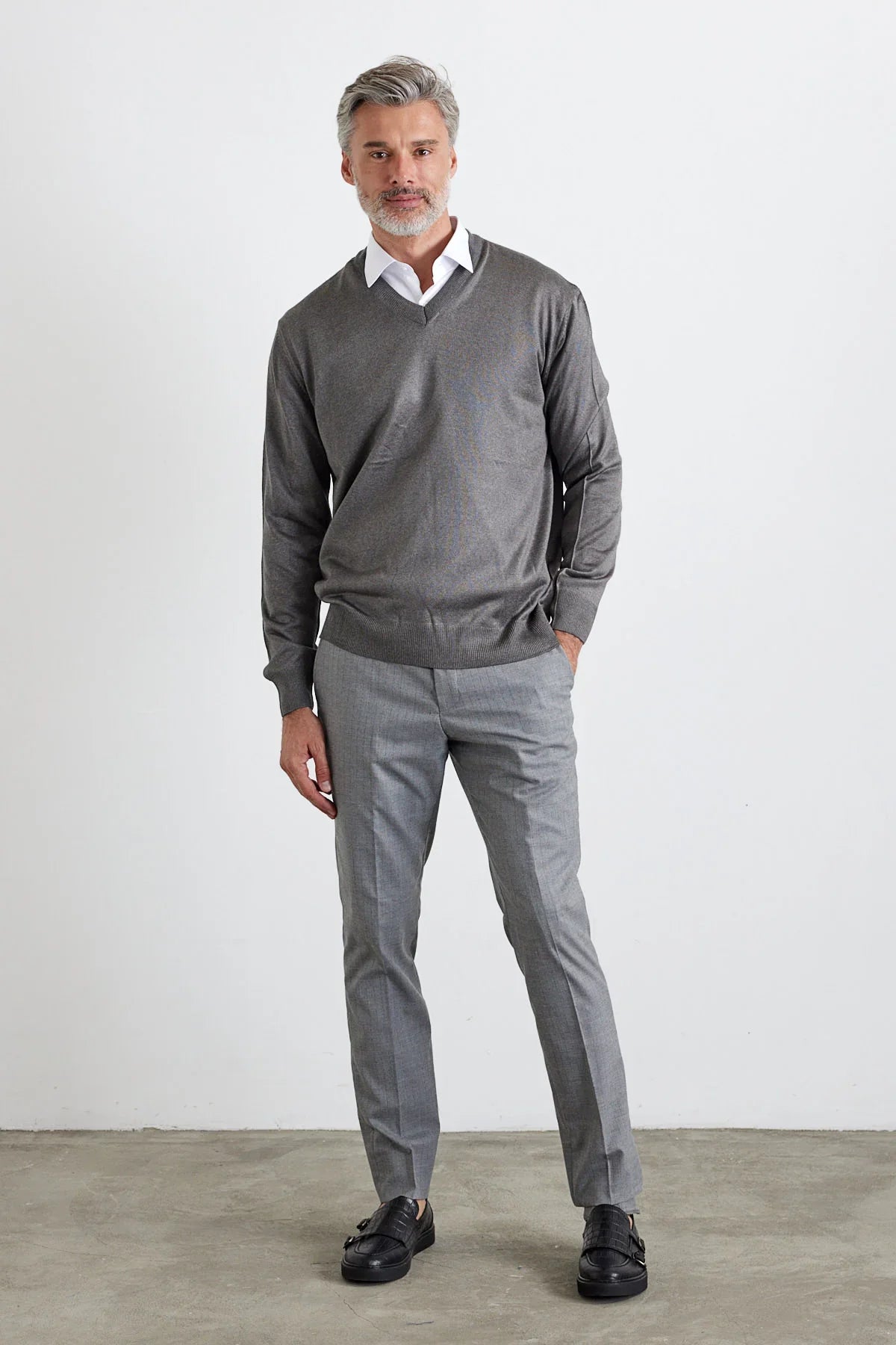 Erkek Büyük Beden Standart Fit Normal Kesim V Yaka Triko Kazak - Livio Ferri