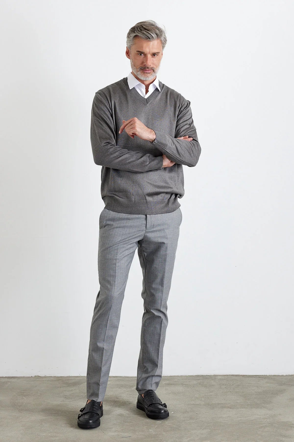 Erkek Büyük Beden Standart Fit Normal Kesim V Yaka Triko Kazak - Livio Ferri