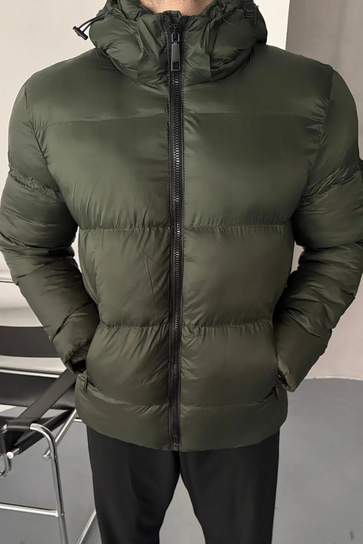 Erkek Kapüşonlu Fermuarlı Cepli Kışlık Şişme Kısa Mont - Livio Ferri