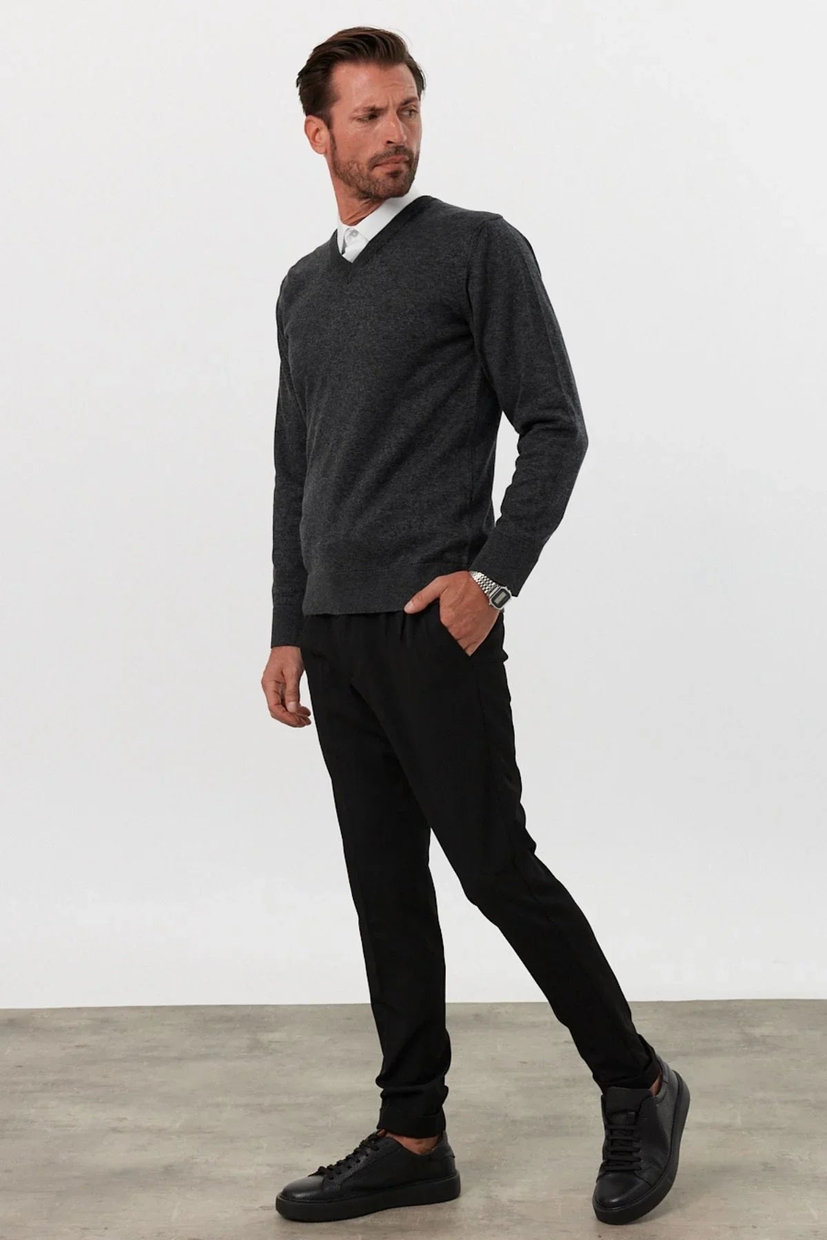 Erkek Pamuk V Yaka Standart Fit Normal Kesim Triko Kazak - Livio Ferri