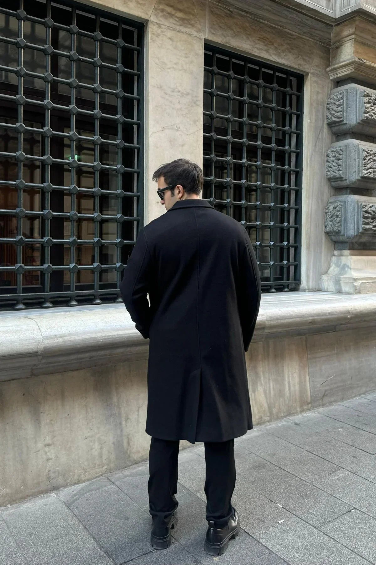 Erkek Regular Fit Düğmeli Cepli Kışlık Astarlı Klasik Uzun Kaşe Kaban - Livio Ferri