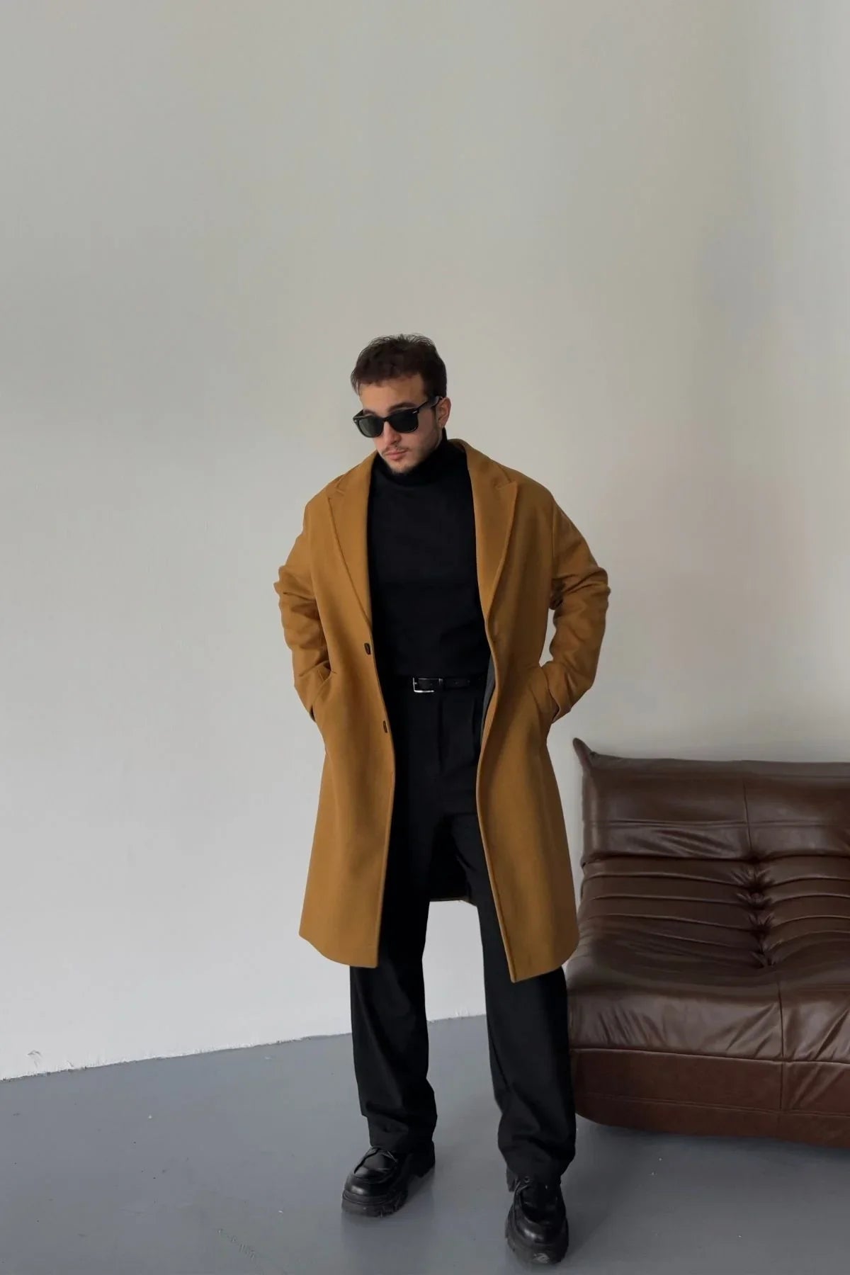 Erkek Regular Fit Düğmeli Cepli Kışlık Astarlı Klasik Uzun Kaşe Kaban - Livio Ferri