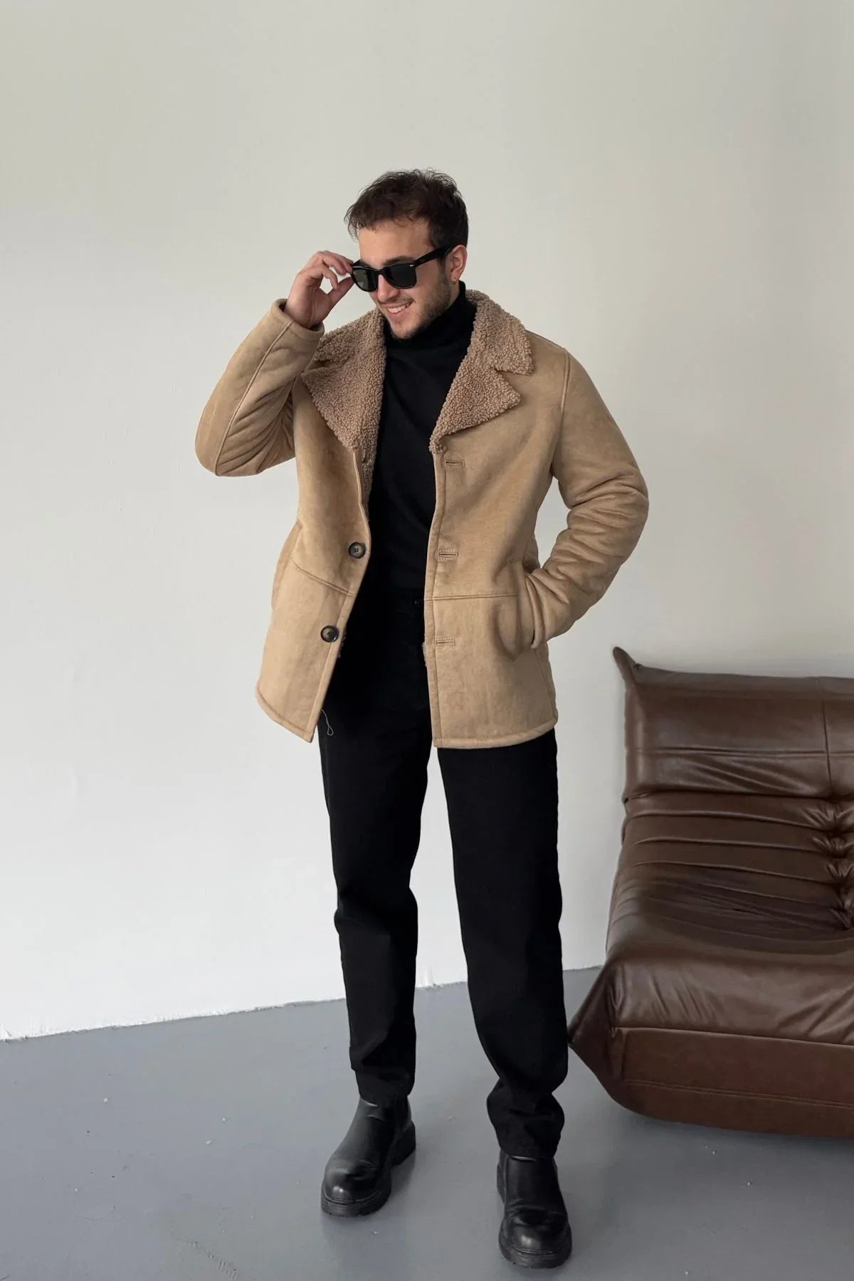 Erkek Regular Fit Içi Kürklü Düğmeli Katlı Yaka Yandan Cepli Klasik Süet Mont - Livio Ferri