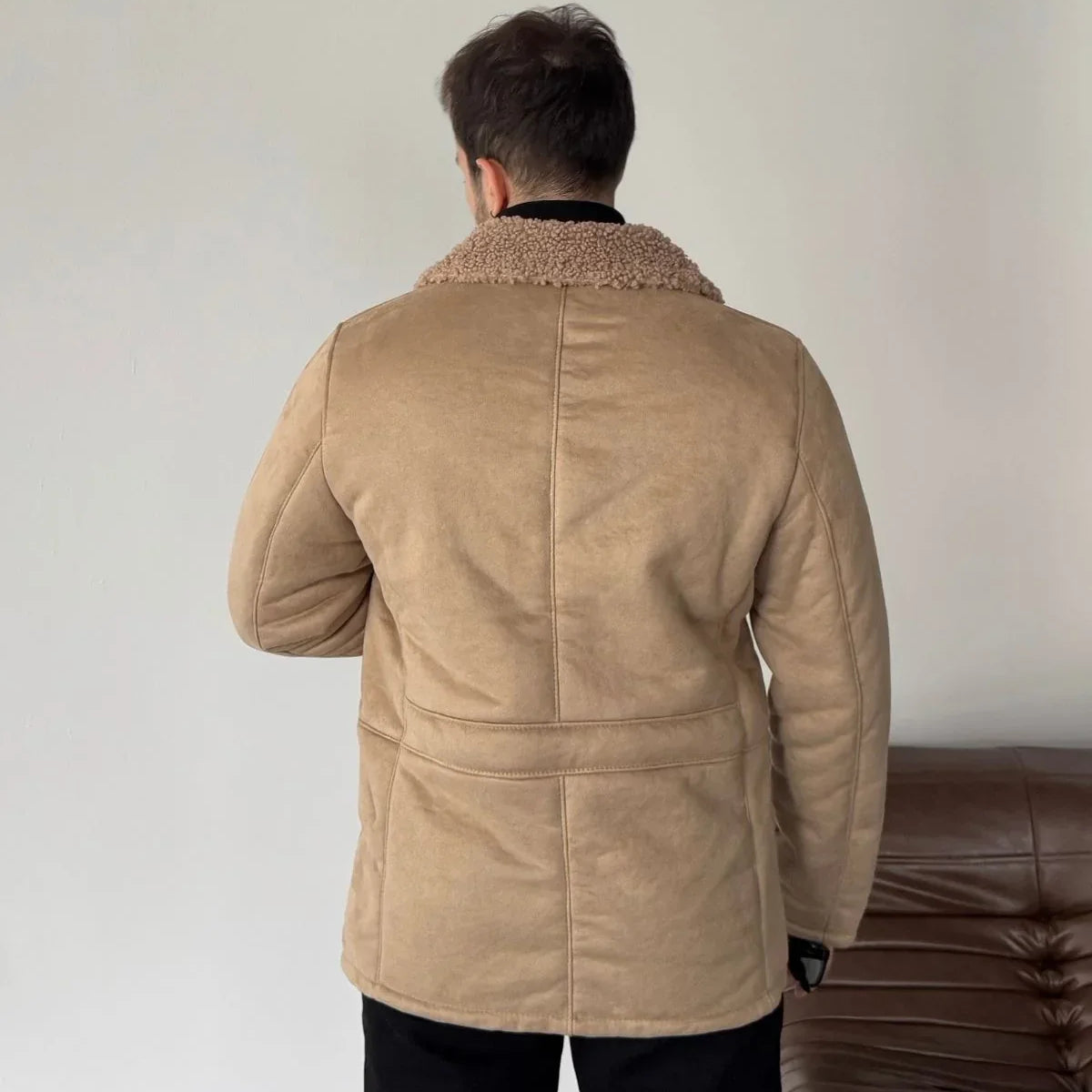 Erkek Regular Fit Içi Kürklü Düğmeli Katlı Yaka Yandan Cepli Klasik Süet Mont