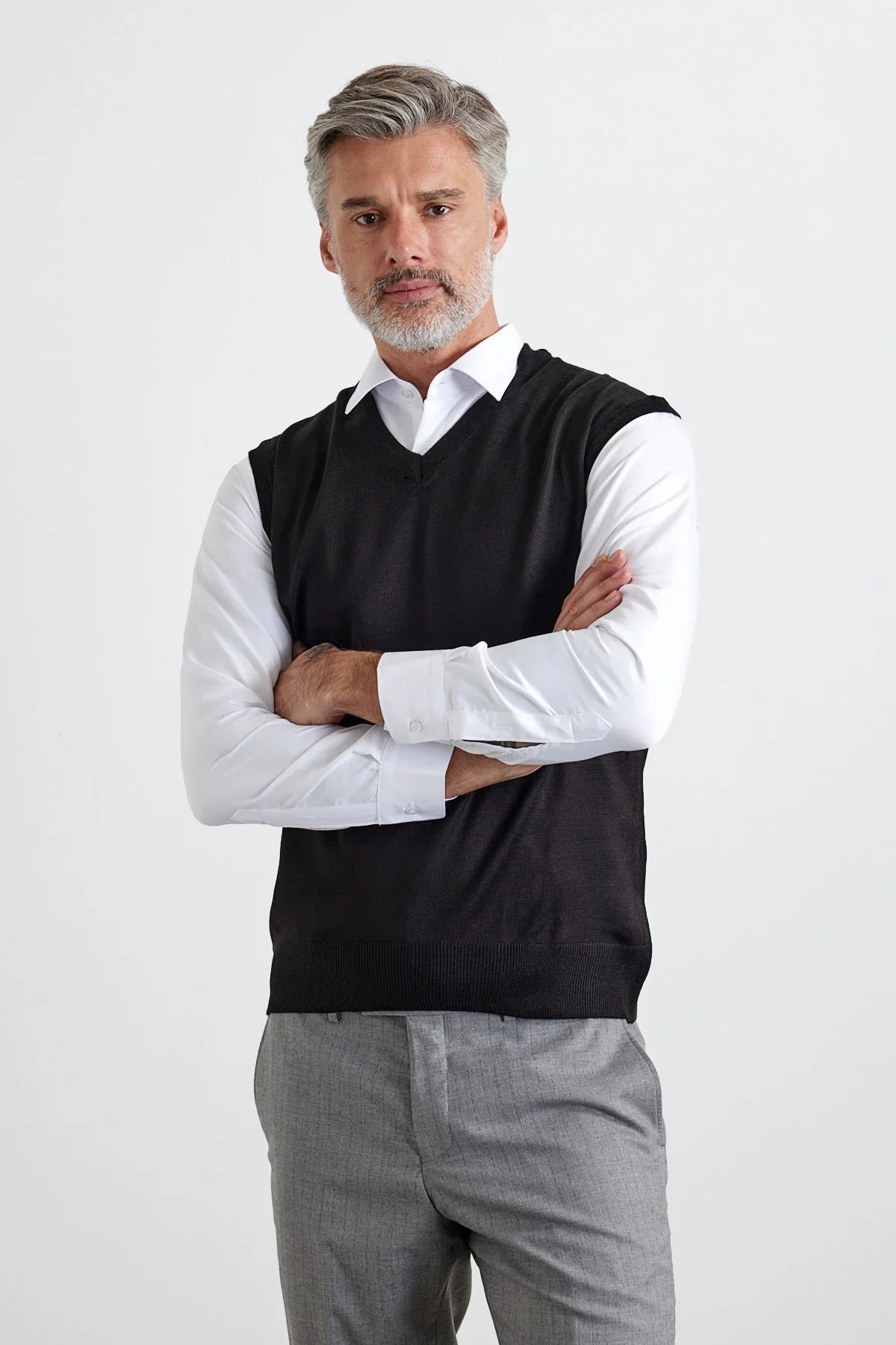 Erkek Standart Fit Normal Kesim Kolsuz Triko Süveter - Livio Ferri