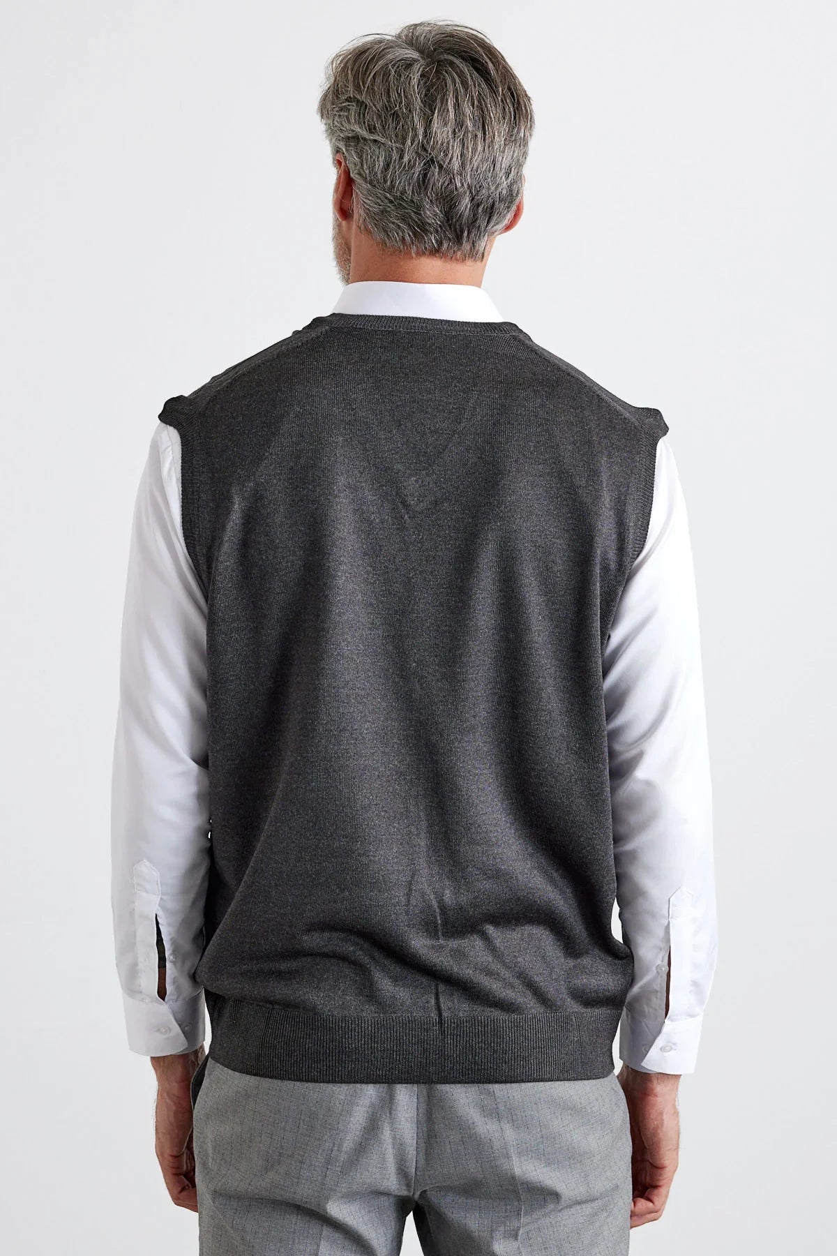 Erkek Standart Fit Normal Kesim Kolsuz Triko Süveter - Livio Ferri