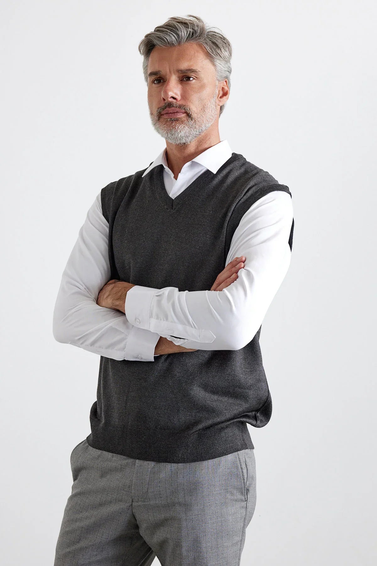 Erkek Standart Fit Normal Kesim Kolsuz Triko Süveter - Livio Ferri