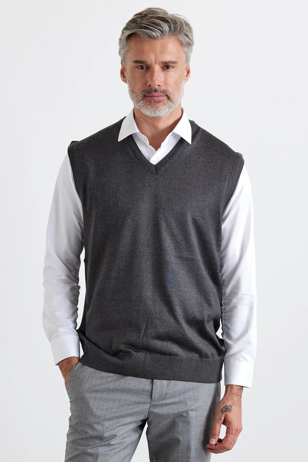 Erkek Standart Fit Normal Kesim Kolsuz Triko Süveter - Livio Ferri