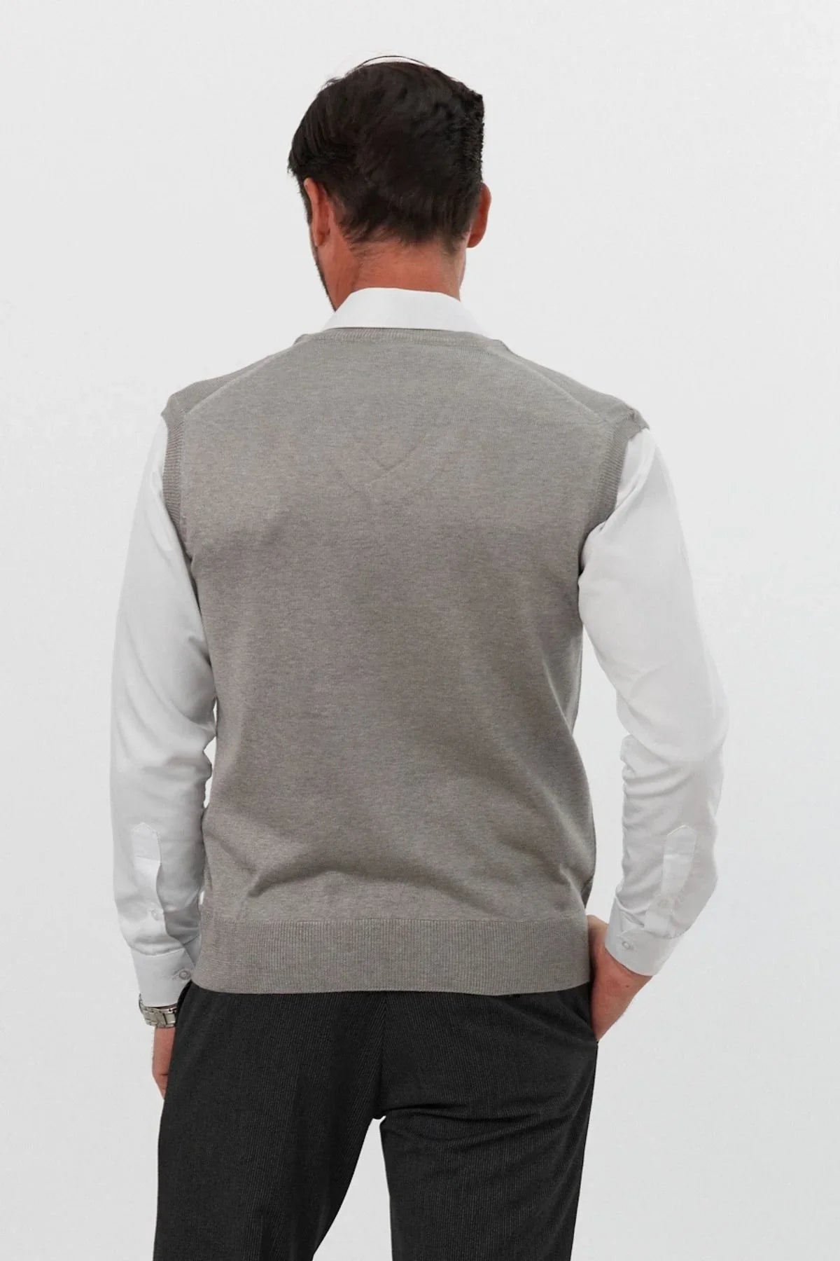 Erkek Standart Fit Normal Kesim Kolsuz Triko Süveter - Livio Ferri