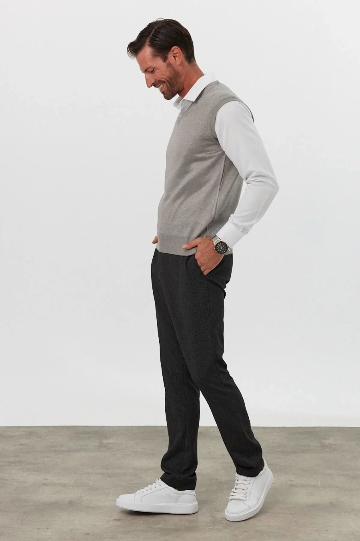 Erkek Standart Fit Normal Kesim Kolsuz Triko Süveter - Livio Ferri