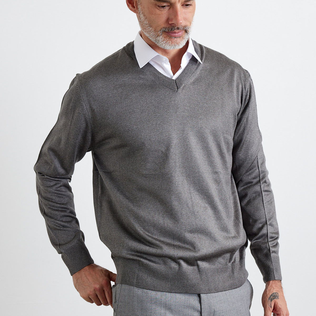 Erkek Standart Fit Normal Kesim V Yaka Triko Kazak