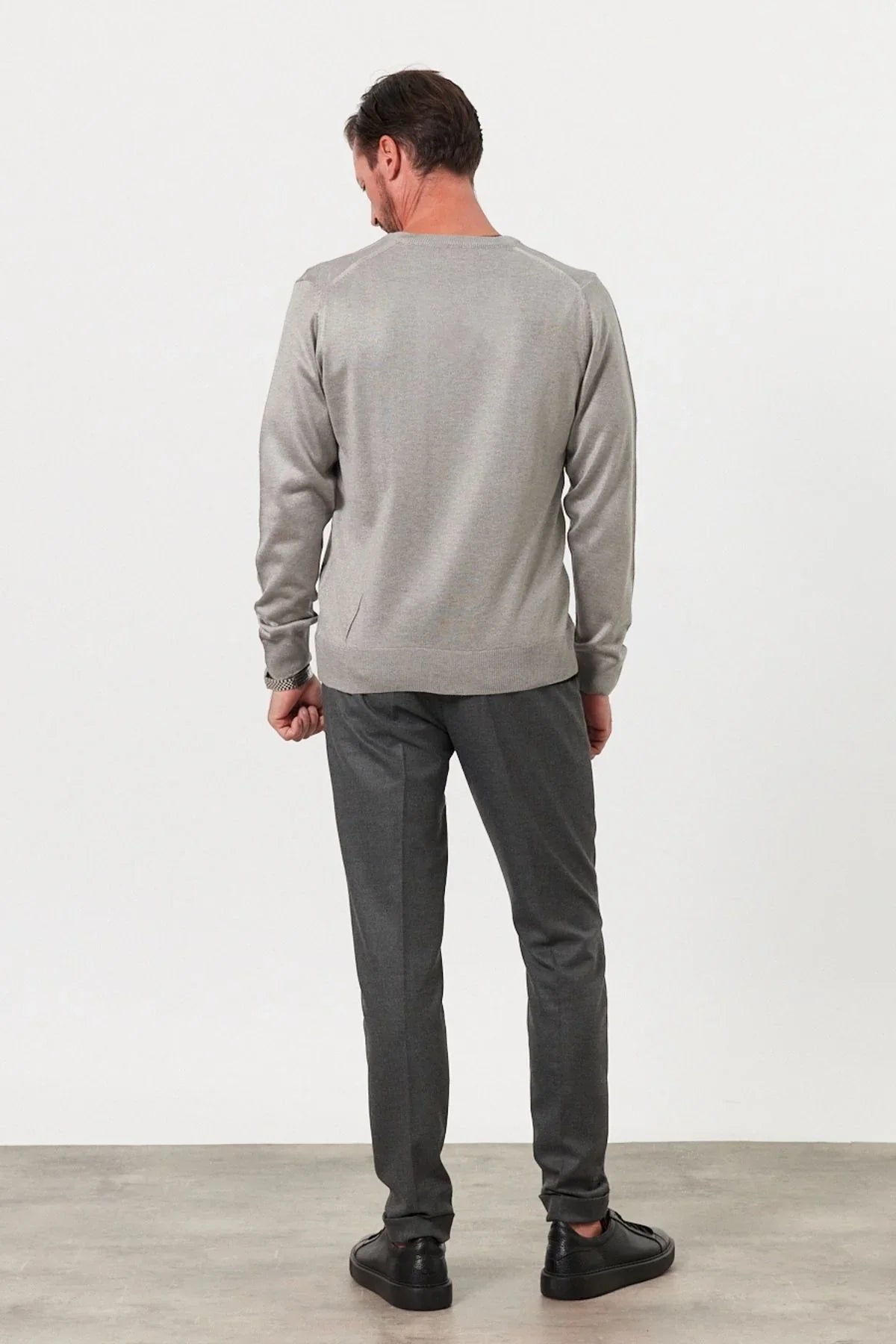 Erkek Standart Fit Normal Kesim V Yaka Triko Kazak - Livio Ferri