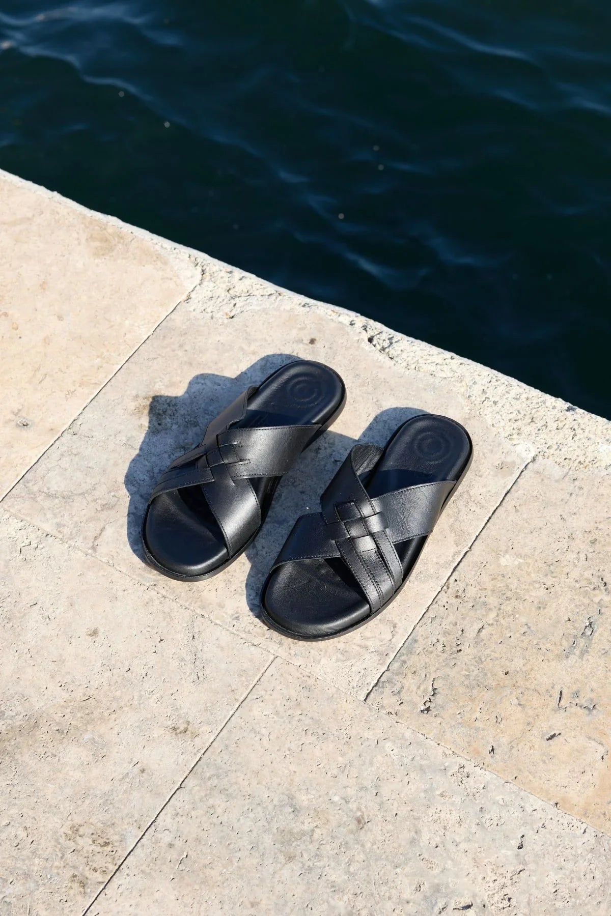 Hona Erkek %100 Hakiki Deri Örgü Detaylı Rahat Çapraz Terlik - Livio Ferri