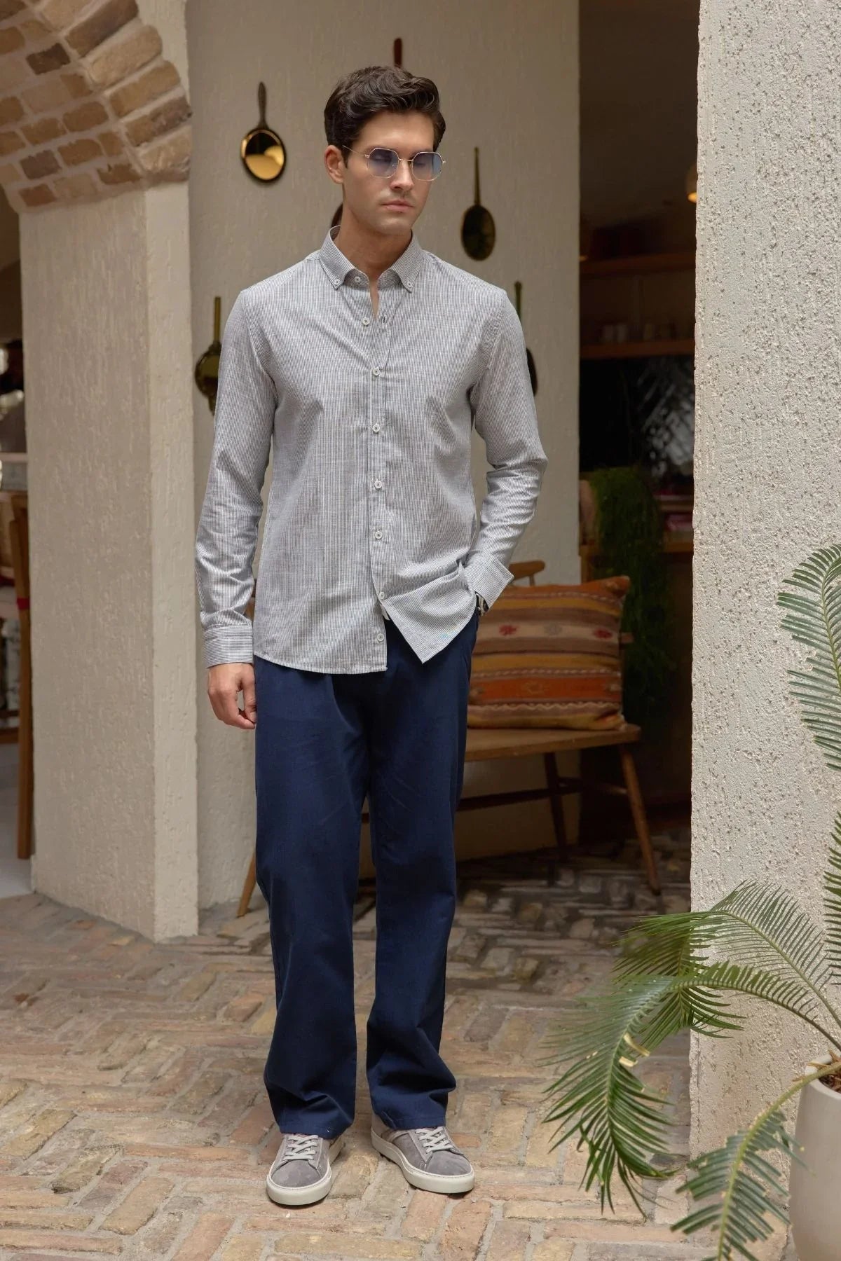 kure-erkek-gomlek-modern-slim-fit-keten-gorunumlu-ince-ve-sik-cizgili-doku-24209 - Livio Ferri