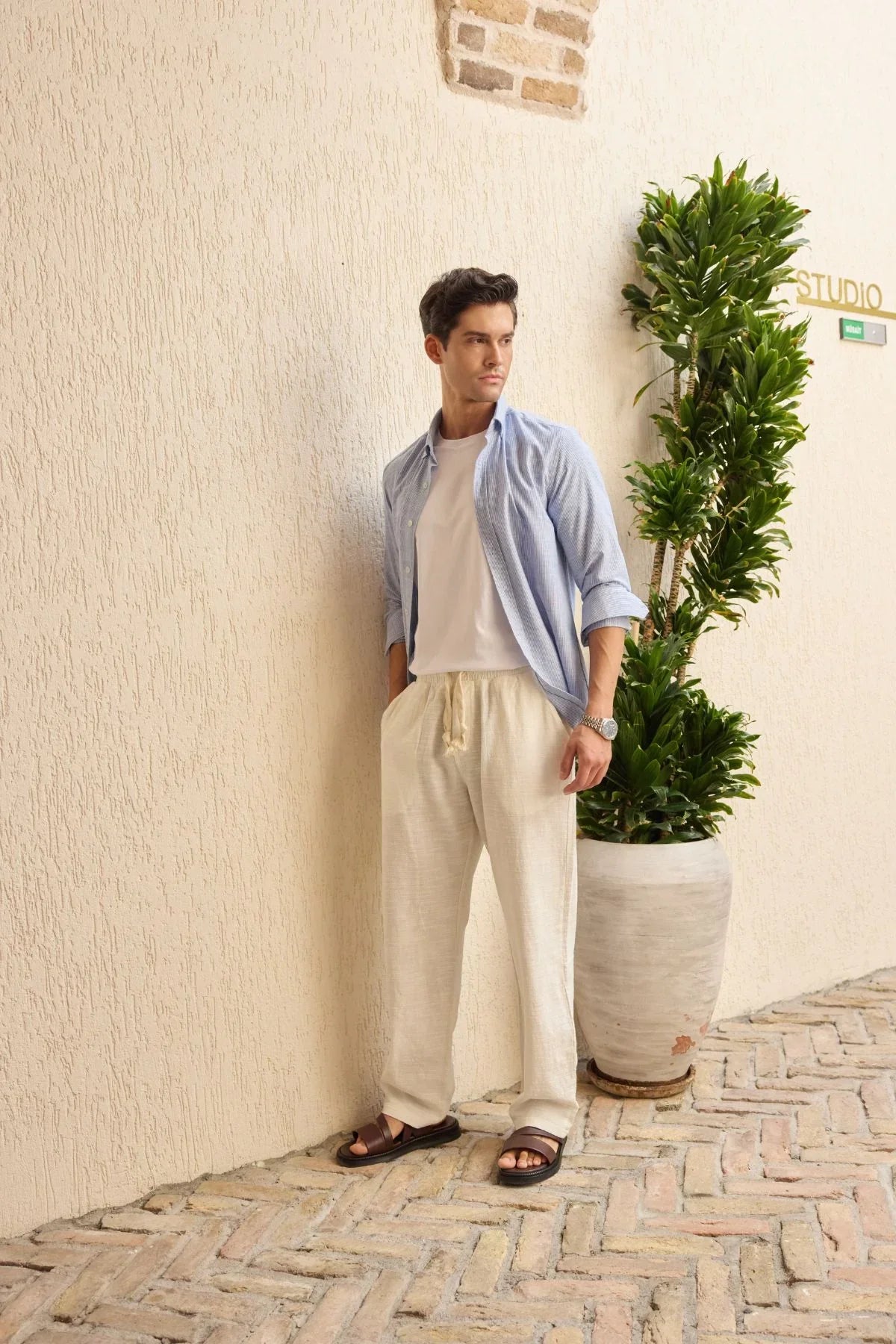 kure-erkek-gomlek-modern-slim-fit-keten-gorunumlu-ince-ve-sik-cizgili-doku-24216 - Livio Ferri