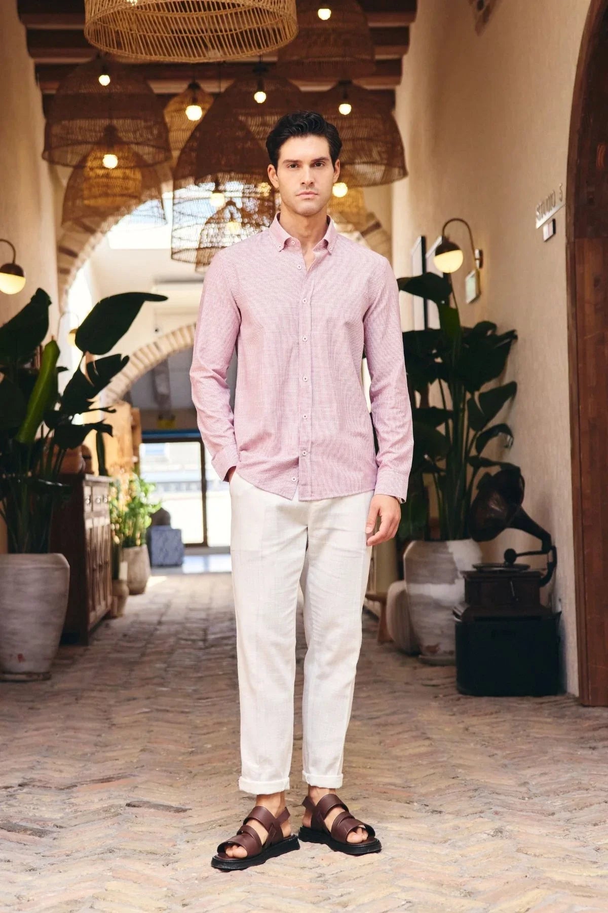 kure-erkek-gomlek-modern-slim-fit-keten-gorunumlu-ince-ve-sik-cizgili-doku-24218 - Livio Ferri