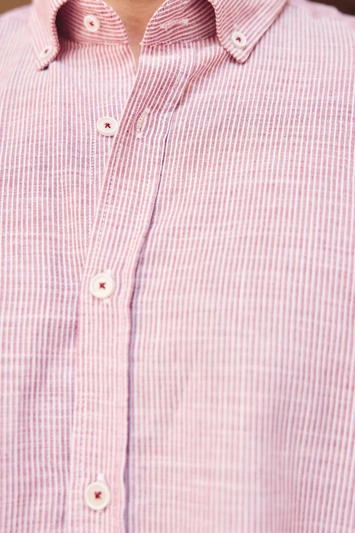 kure-erkek-gomlek-modern-slim-fit-keten-gorunumlu-ince-ve-sik-cizgili-doku-24221 - Livio Ferri