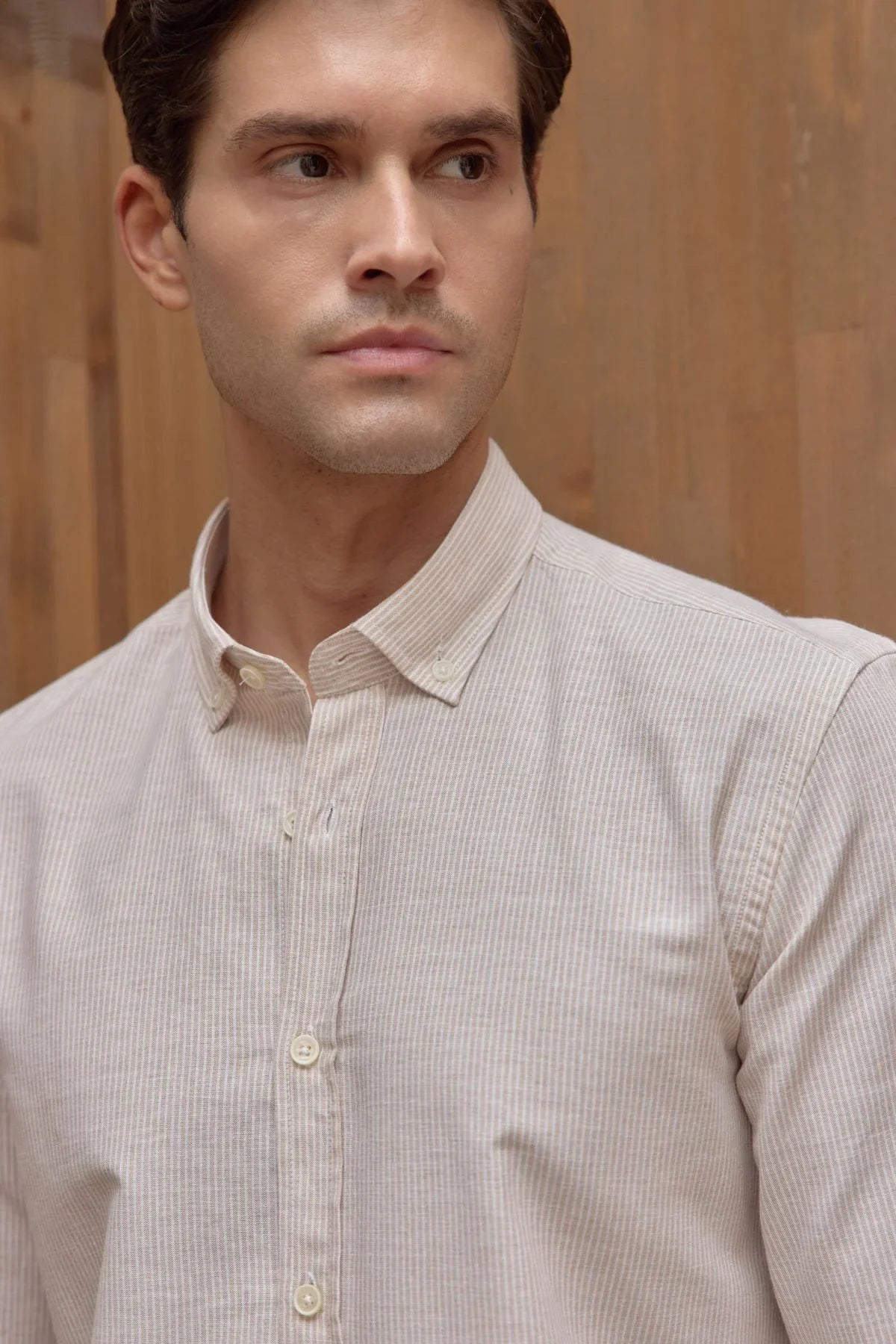 kure-erkek-gomlek-modern-slim-fit-keten-gorunumlu-ince-ve-sik-cizgili-doku-24223 - Livio Ferri