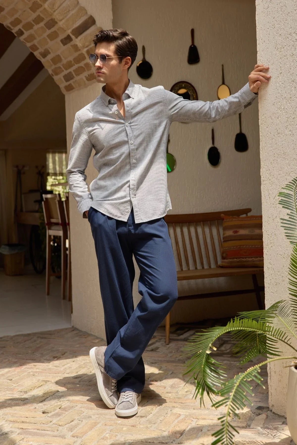 kure-erkek-gomlek-modern-slim-fit-keten-gorunumlu-ince-ve-sik-cizgili-doku-24224 - Livio Ferri