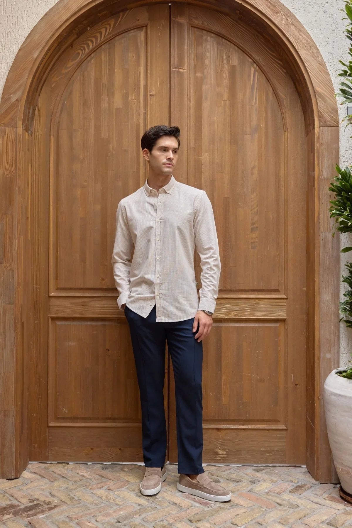 kure-erkek-gomlek-modern-slim-fit-keten-gorunumlu-ince-ve-sik-cizgili-doku-24227 - Livio Ferri