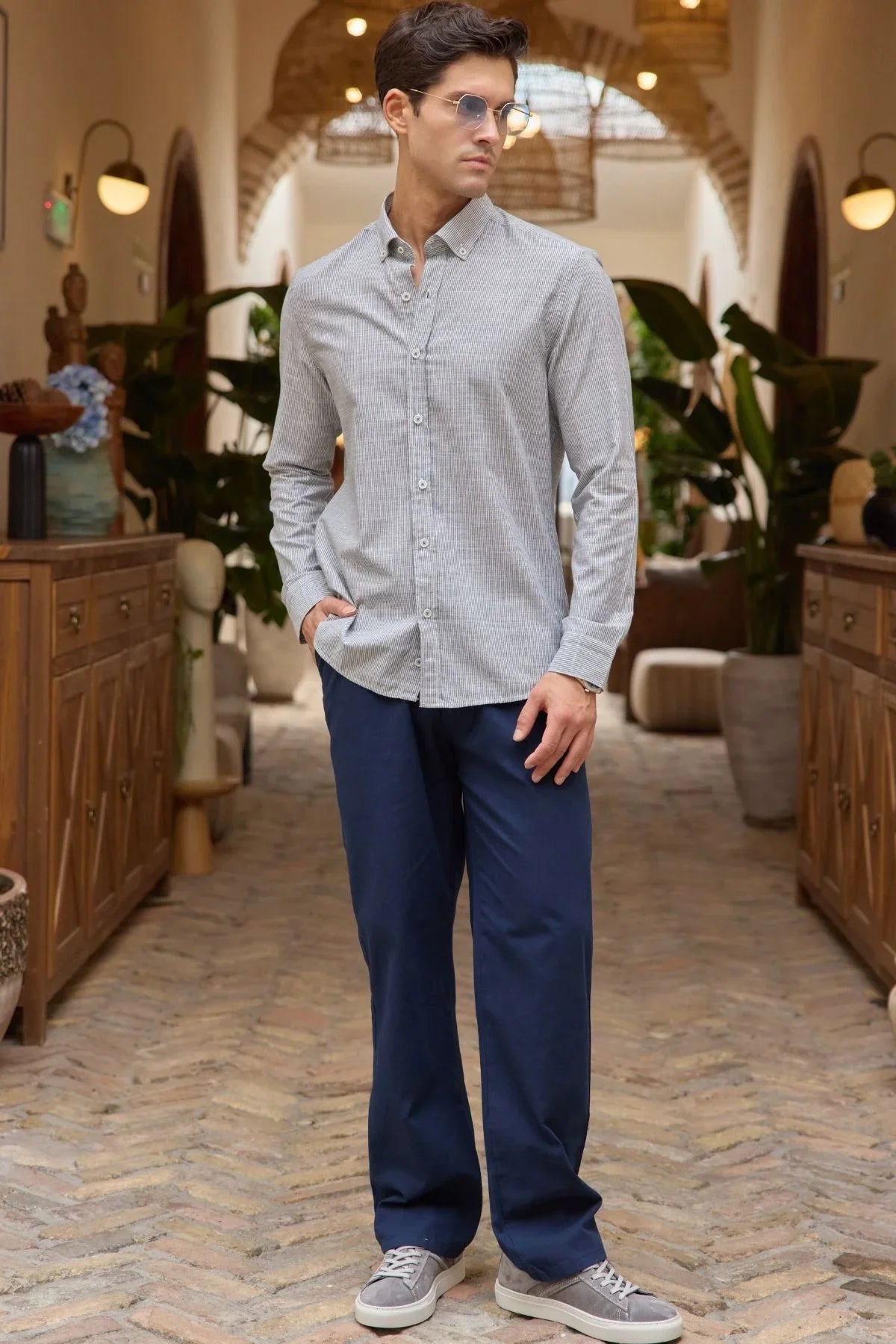 kure-erkek-gomlek-modern-slim-fit-keten-gorunumlu-ince-ve-sik-cizgili-doku-24232 - Livio Ferri