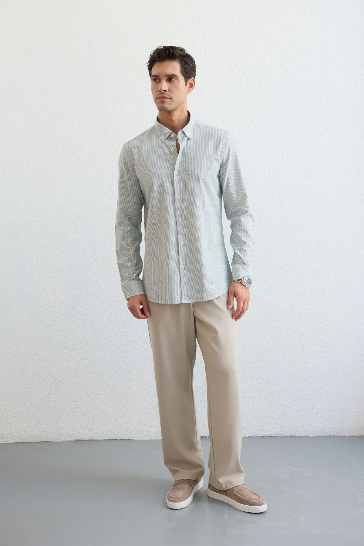 misato-erkek-gomlek-modern-slim-fit-keten-gorunumlu-ince-cizgili-hafif-kumas-24194 - Livio Ferri