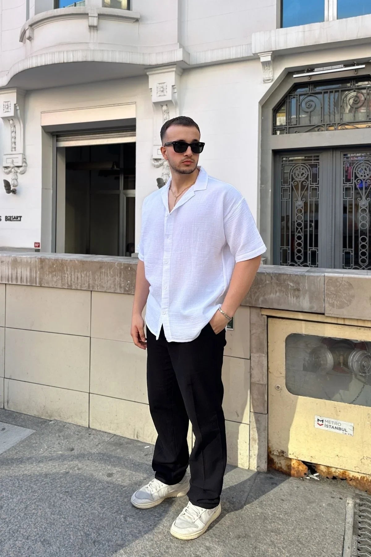 Nebel Erkek Yazlık Pamuk Gömlek Apaş Yaka Kısa Kollu, Düğmeli, Rahat Kalıp - Livio Ferri