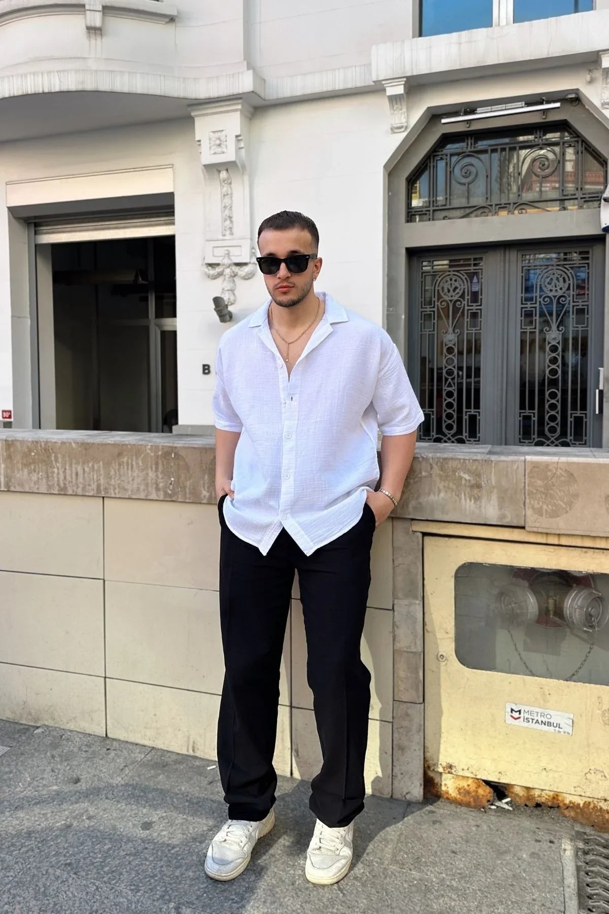 Nebel Erkek Yazlık Pamuk Gömlek Apaş Yaka Kısa Kollu, Düğmeli, Rahat Kalıp - Livio Ferri