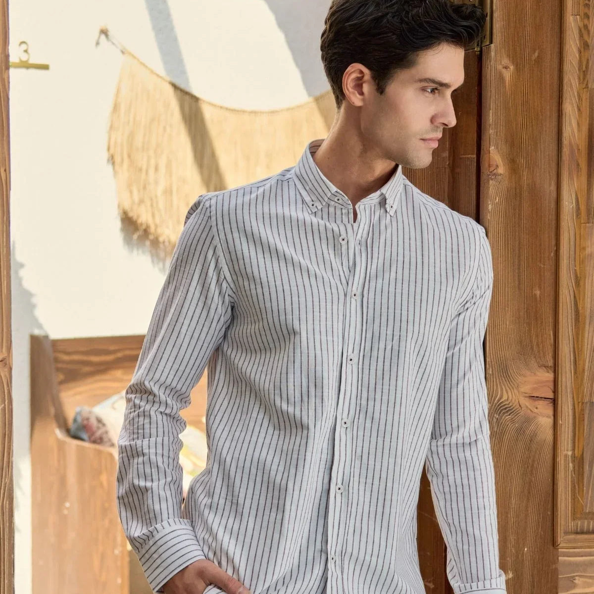 onan-erkek-klasik-gomlek-modern-slim-fit-keten-gorunumlu-ince-cizgili-desen-24157 - Livio Ferri