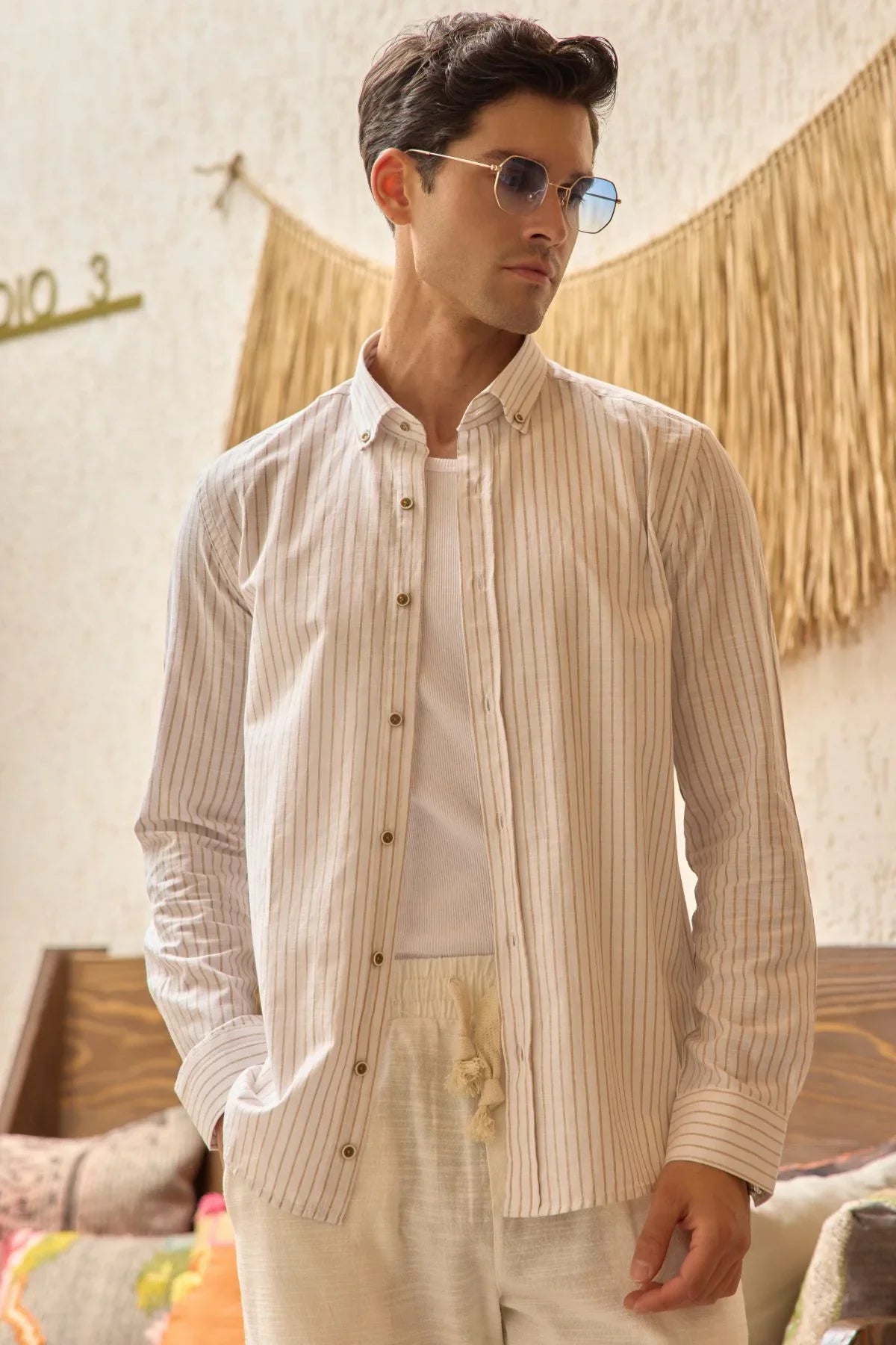 onan-erkek-klasik-gomlek-modern-slim-fit-keten-gorunumlu-ince-cizgili-desen-24159 - Livio Ferri