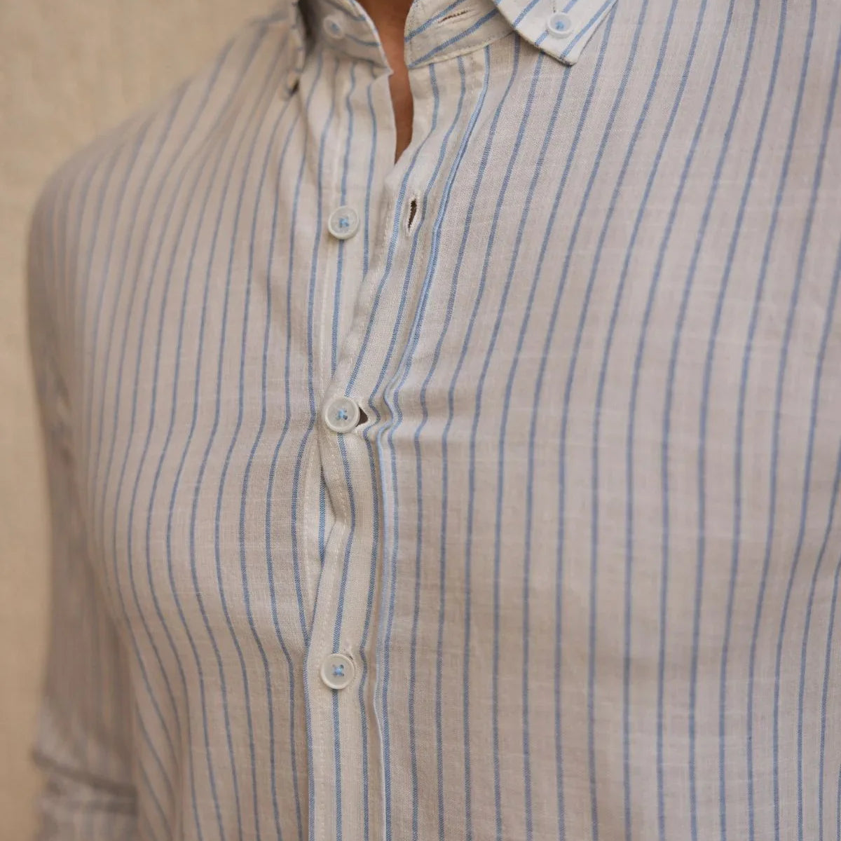 onan-erkek-klasik-gomlek-modern-slim-fit-keten-gorunumlu-ince-cizgili-desen-24165 - Livio Ferri