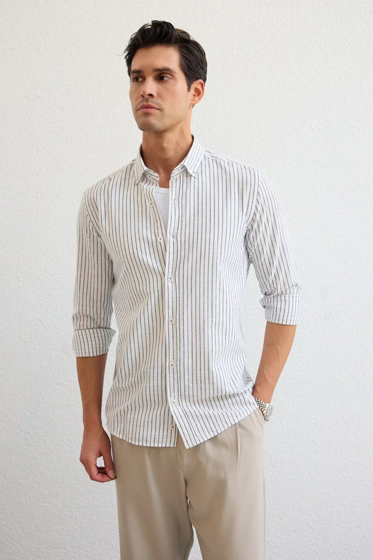 onan-erkek-klasik-gomlek-modern-slim-fit-keten-gorunumlu-ince-cizgili-desen-24181 - Livio Ferri