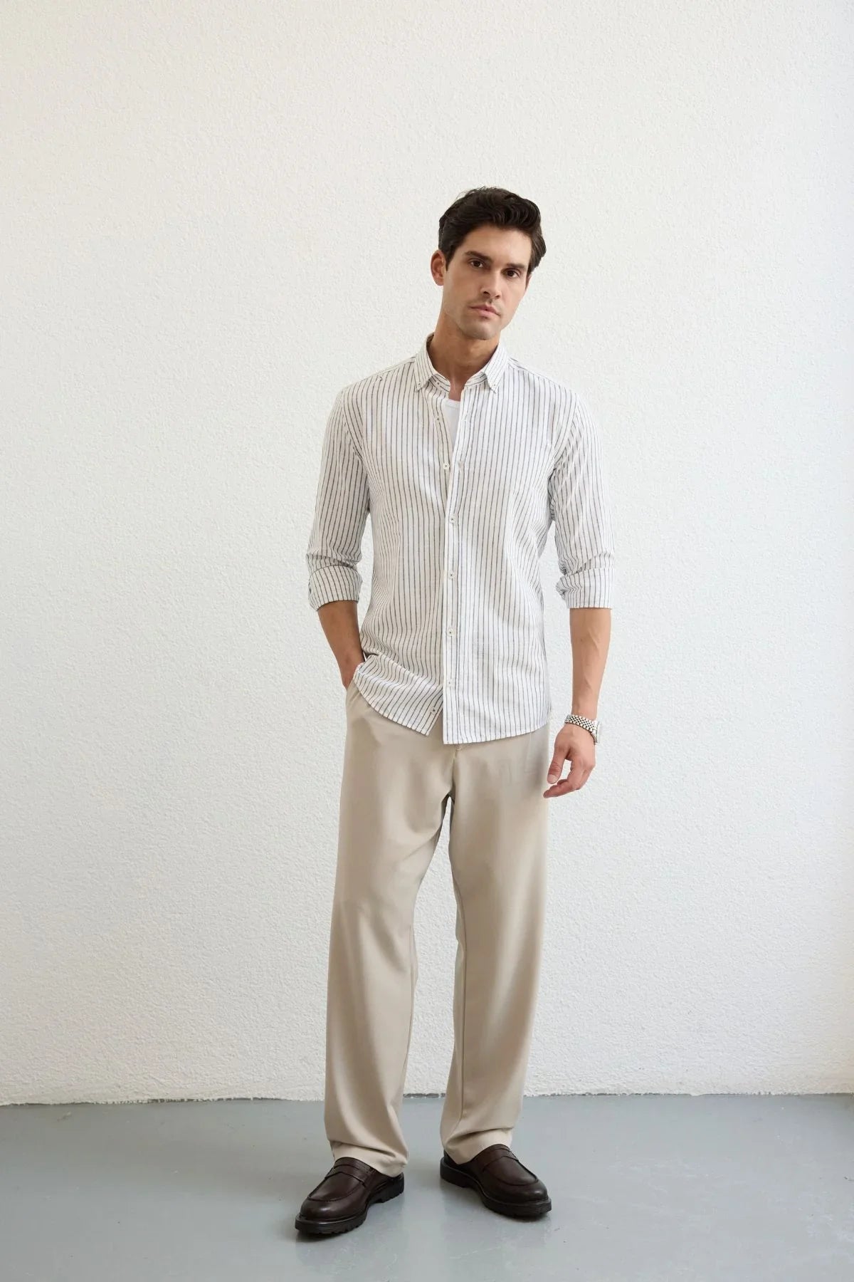 onan-erkek-klasik-gomlek-modern-slim-fit-keten-gorunumlu-ince-cizgili-desen-24182 - Livio Ferri