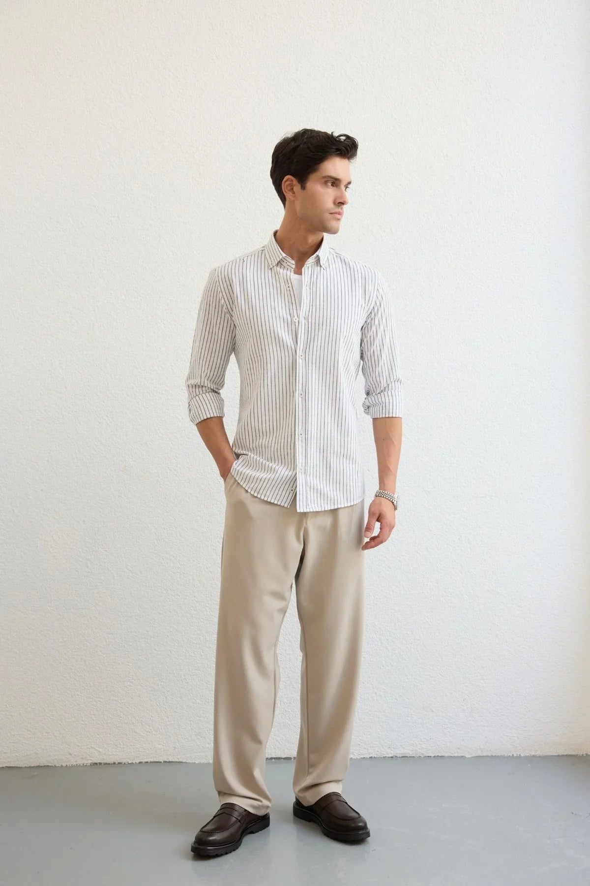 onan-erkek-klasik-gomlek-modern-slim-fit-keten-gorunumlu-ince-cizgili-desen-24184 - Livio Ferri