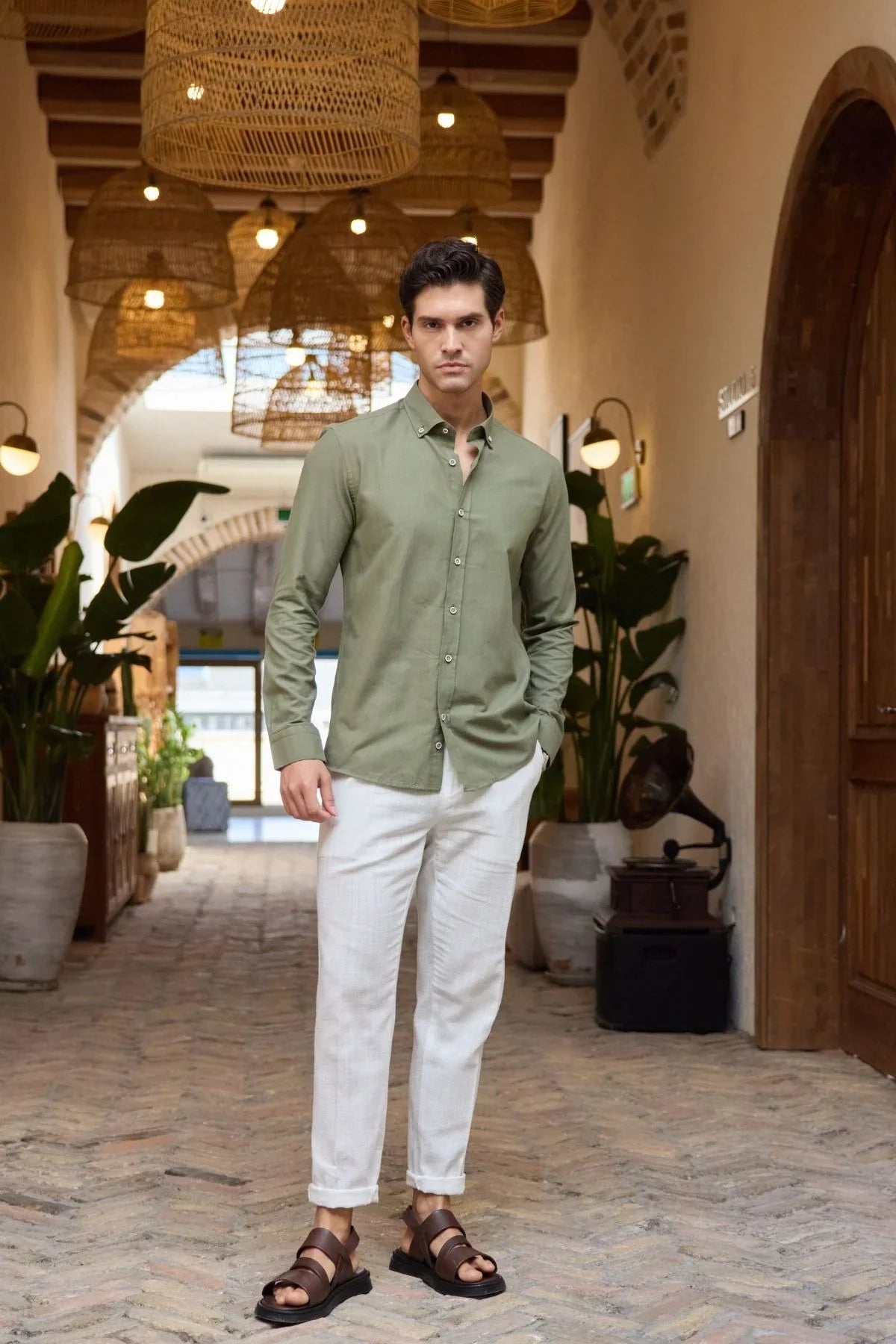 turi-erkek-pamuk-gomlek-modern-slim-fit-keten-gorunumlu-uzun-kol-24036 - Livio Ferri