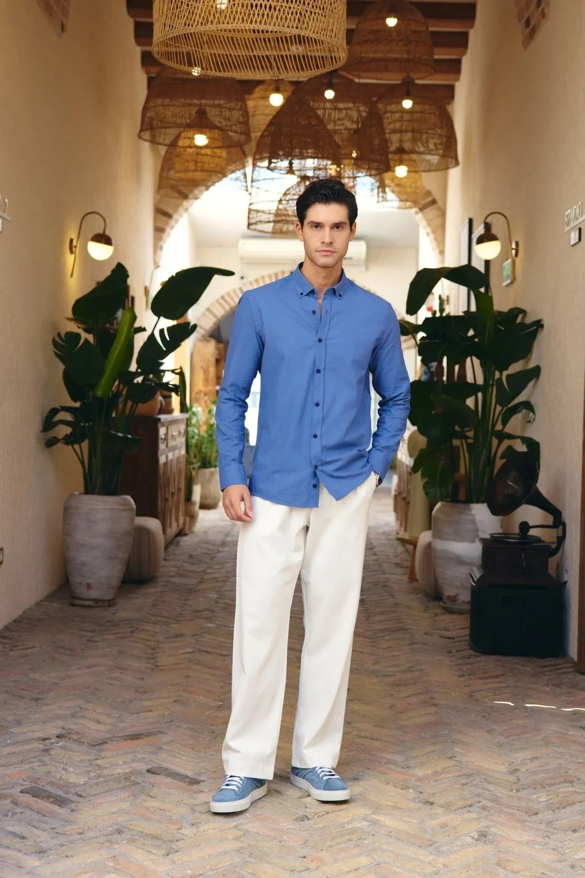 turi-erkek-pamuk-gomlek-modern-slim-fit-keten-gorunumlu-uzun-kol-24060 - Livio Ferri