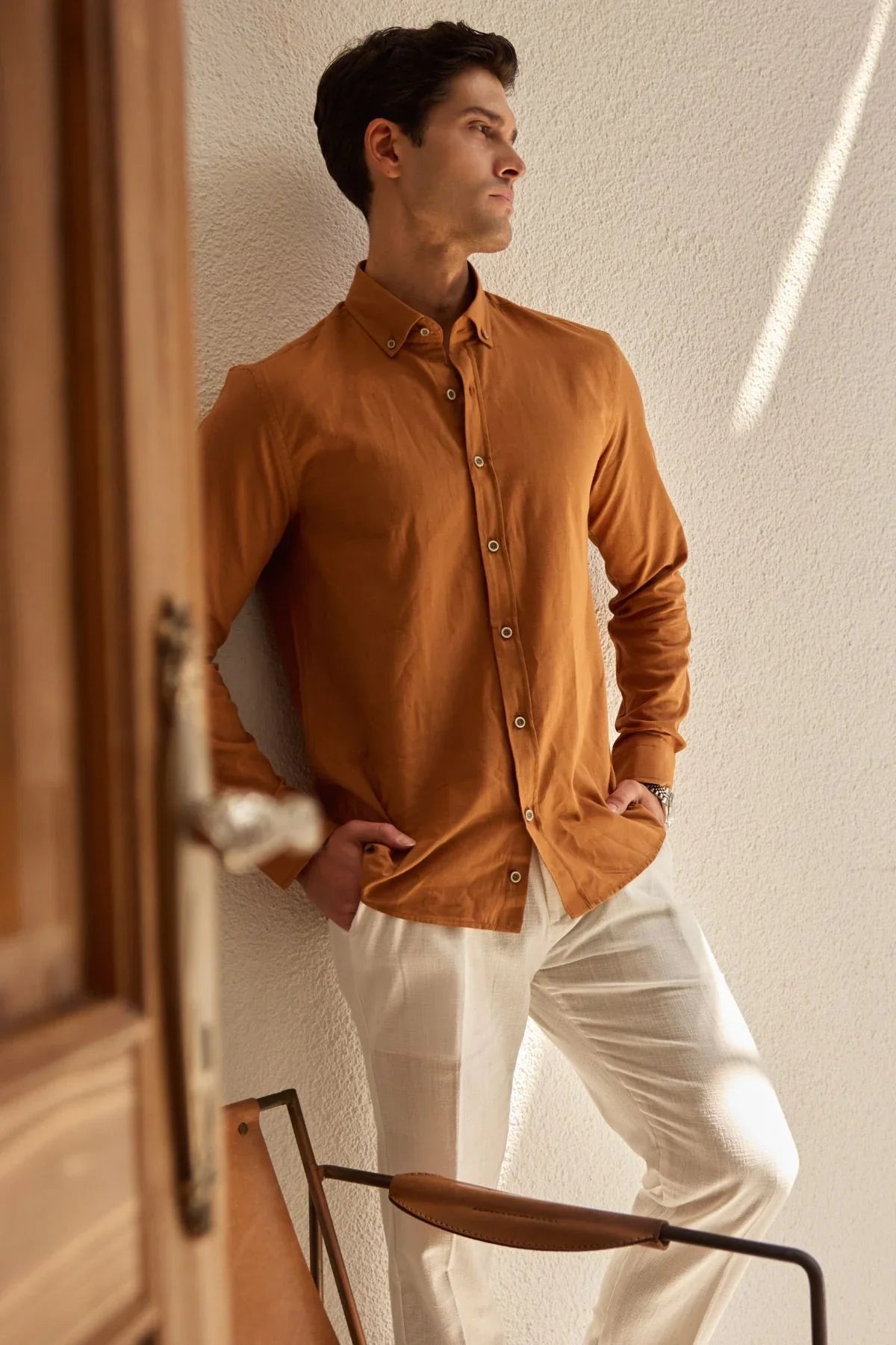 turi-erkek-pamuk-gomlek-modern-slim-fit-keten-gorunumlu-uzun-kol-24075 - Livio Ferri