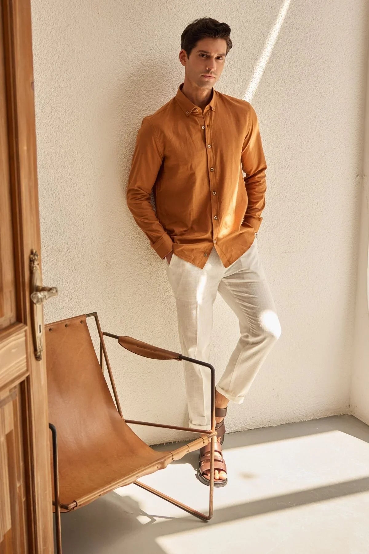 turi-erkek-pamuk-gomlek-modern-slim-fit-keten-gorunumlu-uzun-kol-24081 - Livio Ferri