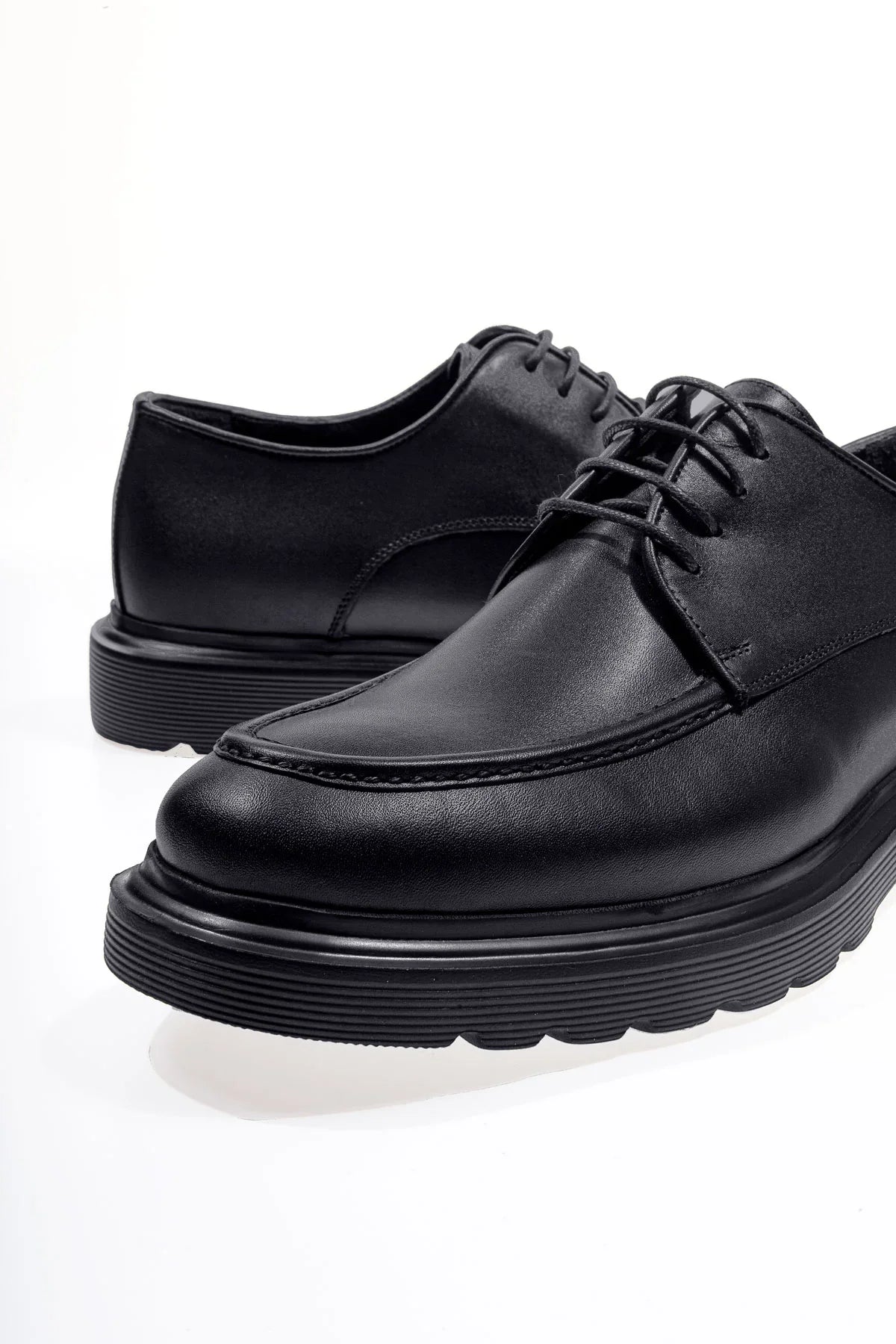 Viker Erkek Ayakkabı ,%100 Hakiki Deri , Klasik ve Günlük Kullanım - Livio Ferri