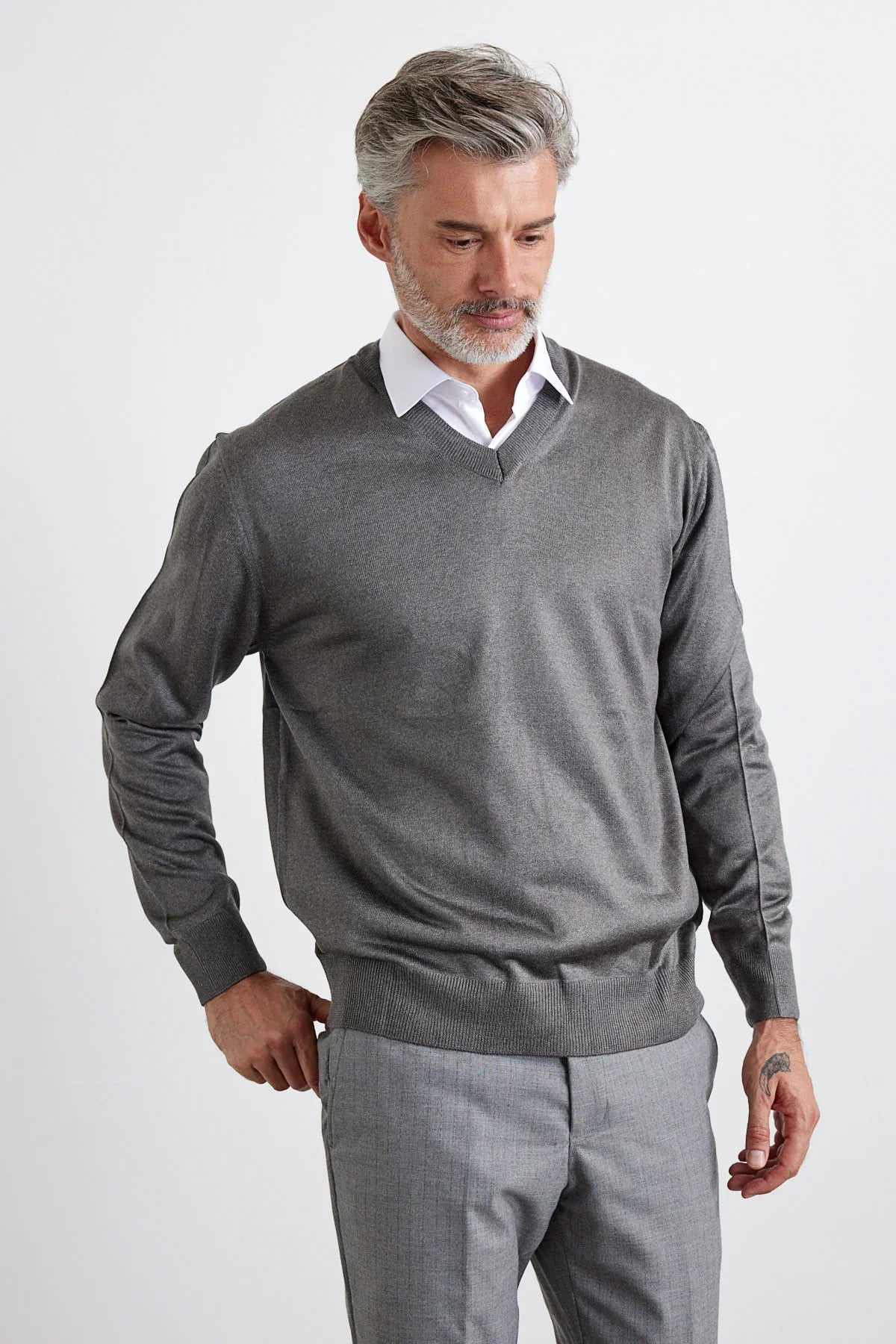 Erkek Büyük Beden Standart Fit Normal Kesim V Yaka Triko Kazak