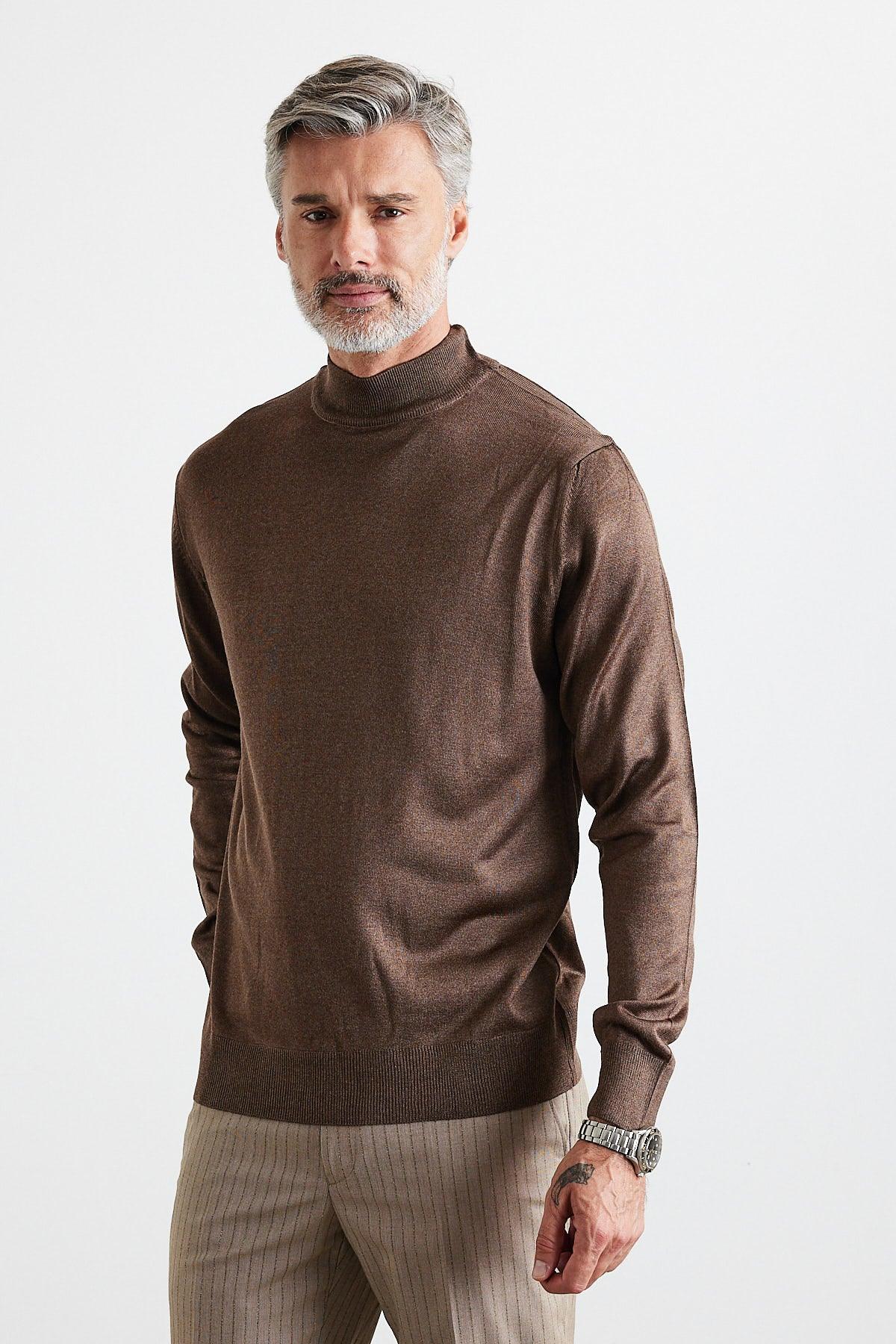 Erkek Standart Fit Normal Kesim Yarım Balıkçı Yaka Triko Kazak