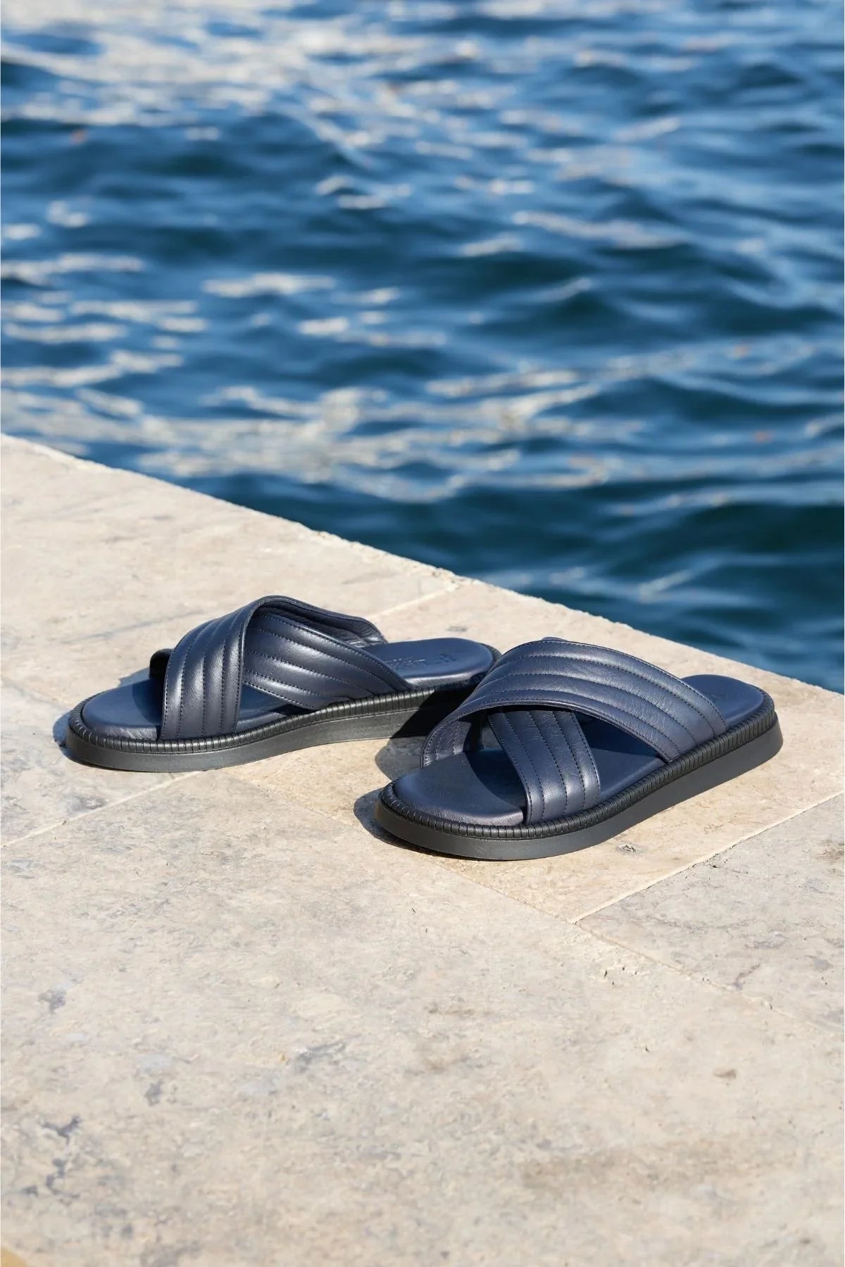 Fern Erkek %100 Hakiki Deri Çapraz Bantlı Günlük Rahat Terlik