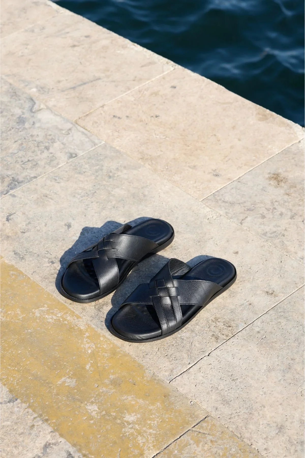 Hona Erkek %100 Hakiki Deri Örgü Detaylı Rahat Çapraz Terlik