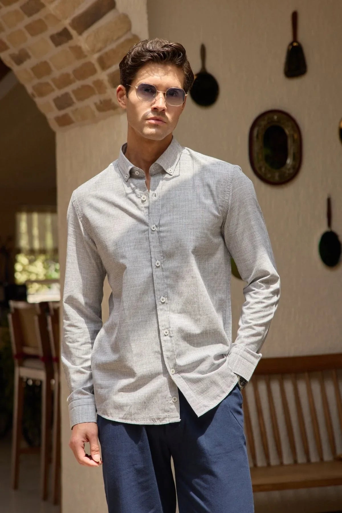 kure-erkek-gomlek-modern-slim-fit-keten-gorunumlu-ince-ve-sik-cizgili-doku-24215 - Livio Ferri